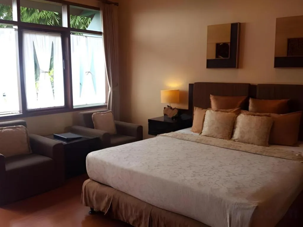 Bed in The Valley Resort Hotel