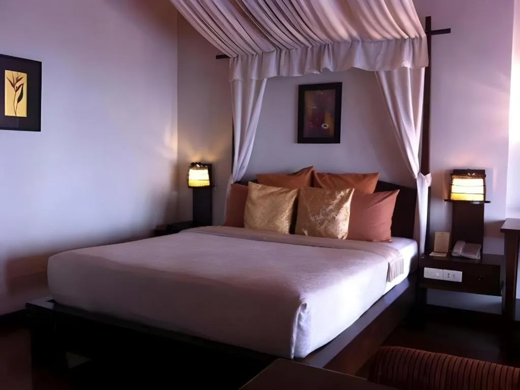 Bed in The Valley Resort Hotel