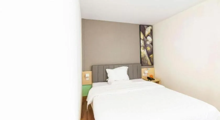 Bed in 7 Days Inn Guangzhou Xinshi Baixin Plaza