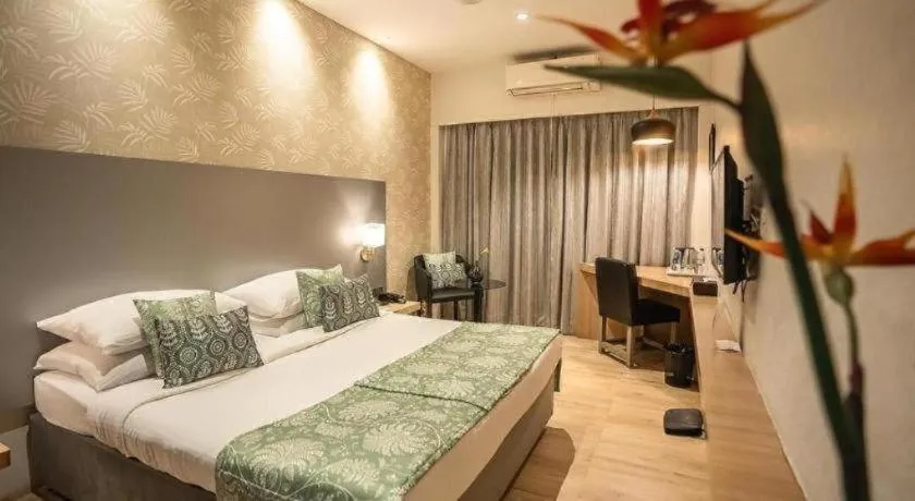 Bed in Mumbai Metro - The Executive Hotel