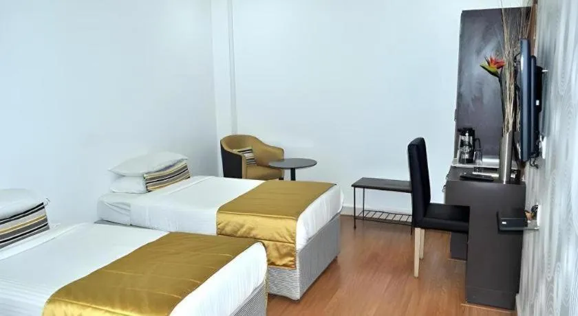 Bed in Mumbai Metro - The Executive Hotel