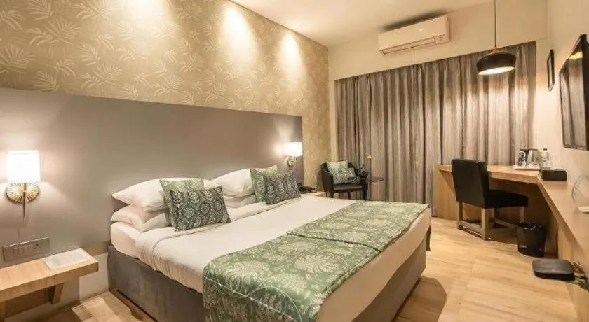 Bed in Mumbai Metro - The Executive Hotel