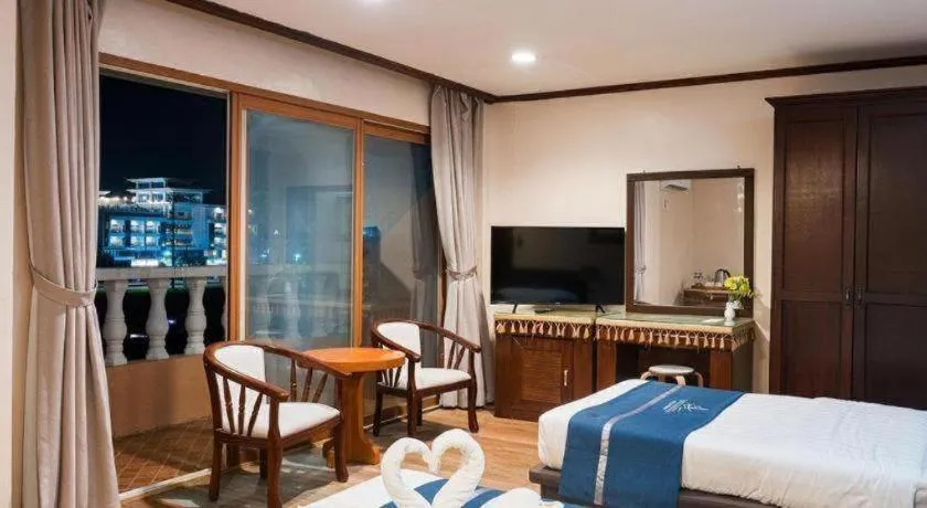 Bed in Vista Marina Hotel and Resort