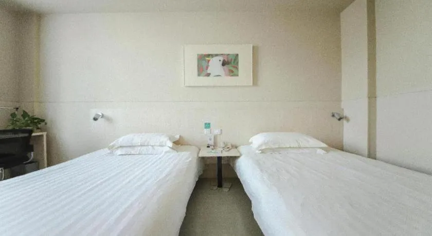 Bed in Jinjiang Inn Baotou Train Station Banch