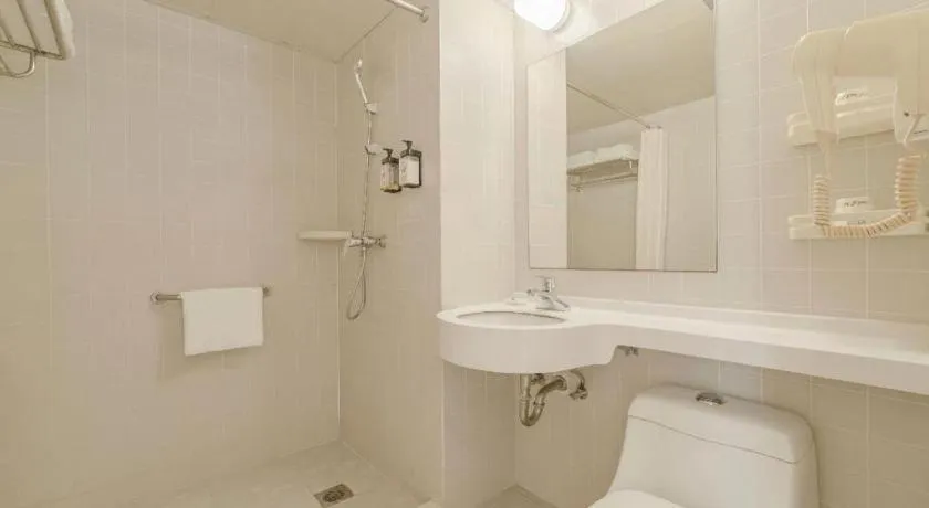 Jinjiang Inn Shanghai International Tourism and Resorts Zone Kangxin Highway Branch