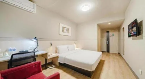 Jinjiang Inn Shanghai International Tourism and Resorts Zone Kangxin Highway Branch