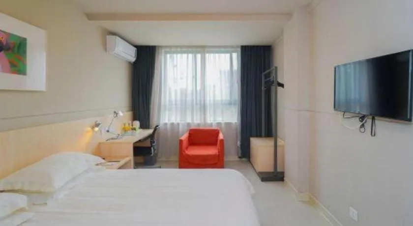 Bed in Jinjiang Inn Shanghai International Tourism and Resorts Zone Kangxin Highway Branch