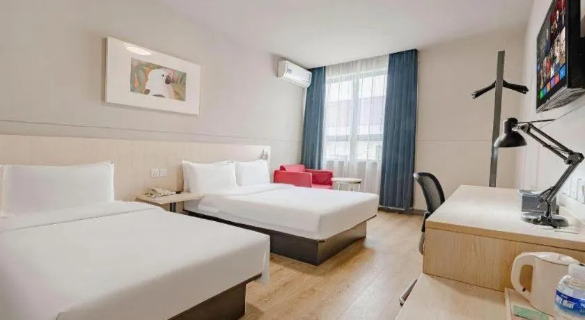 Bed in Jinjiang Inn Shanghai International Tourism and Resorts Zone Kangxin Highway Branch