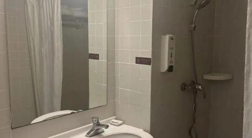 Jinjiang Inn Shanghai International Tourism and Resorts Zone Kangxin Highway Branch