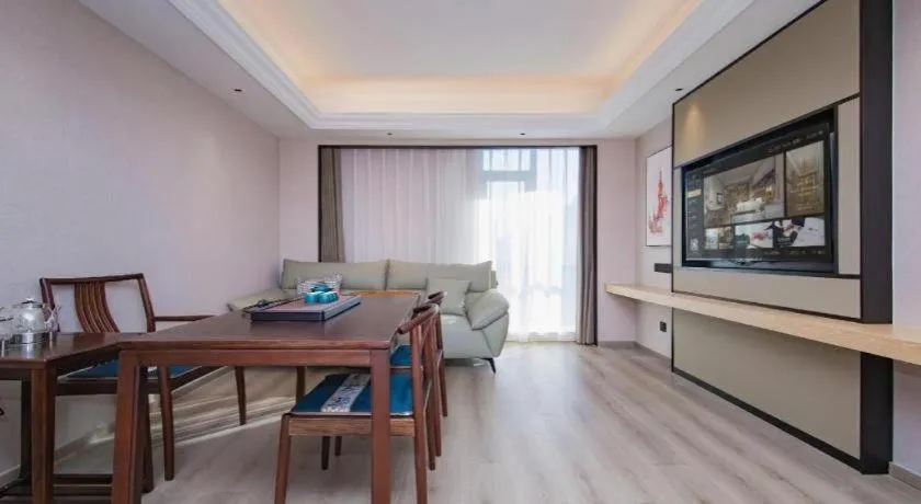 Vienna International Hotel Wuhan Huanghelou Pengliuyang Metro Station