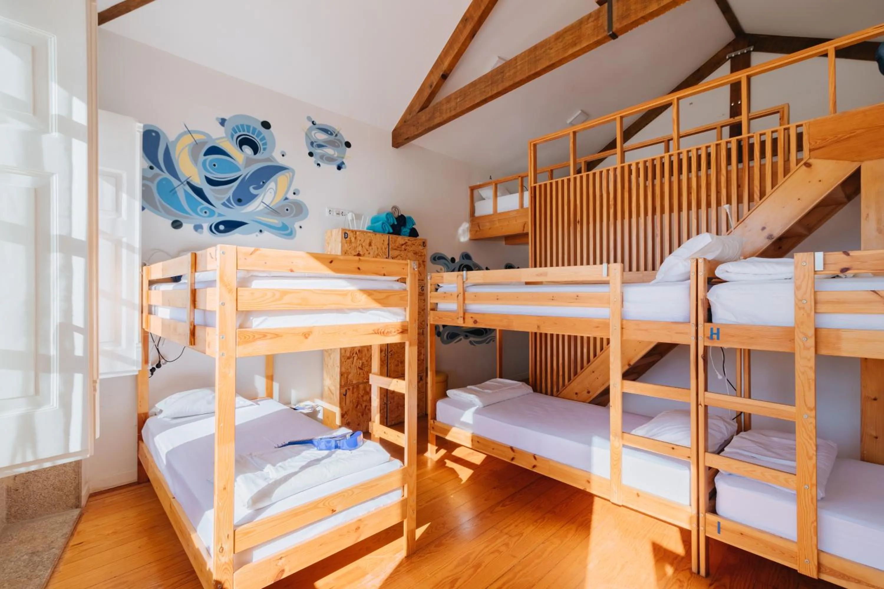 Photo of the whole room, Bed in Happy Porto Hostel