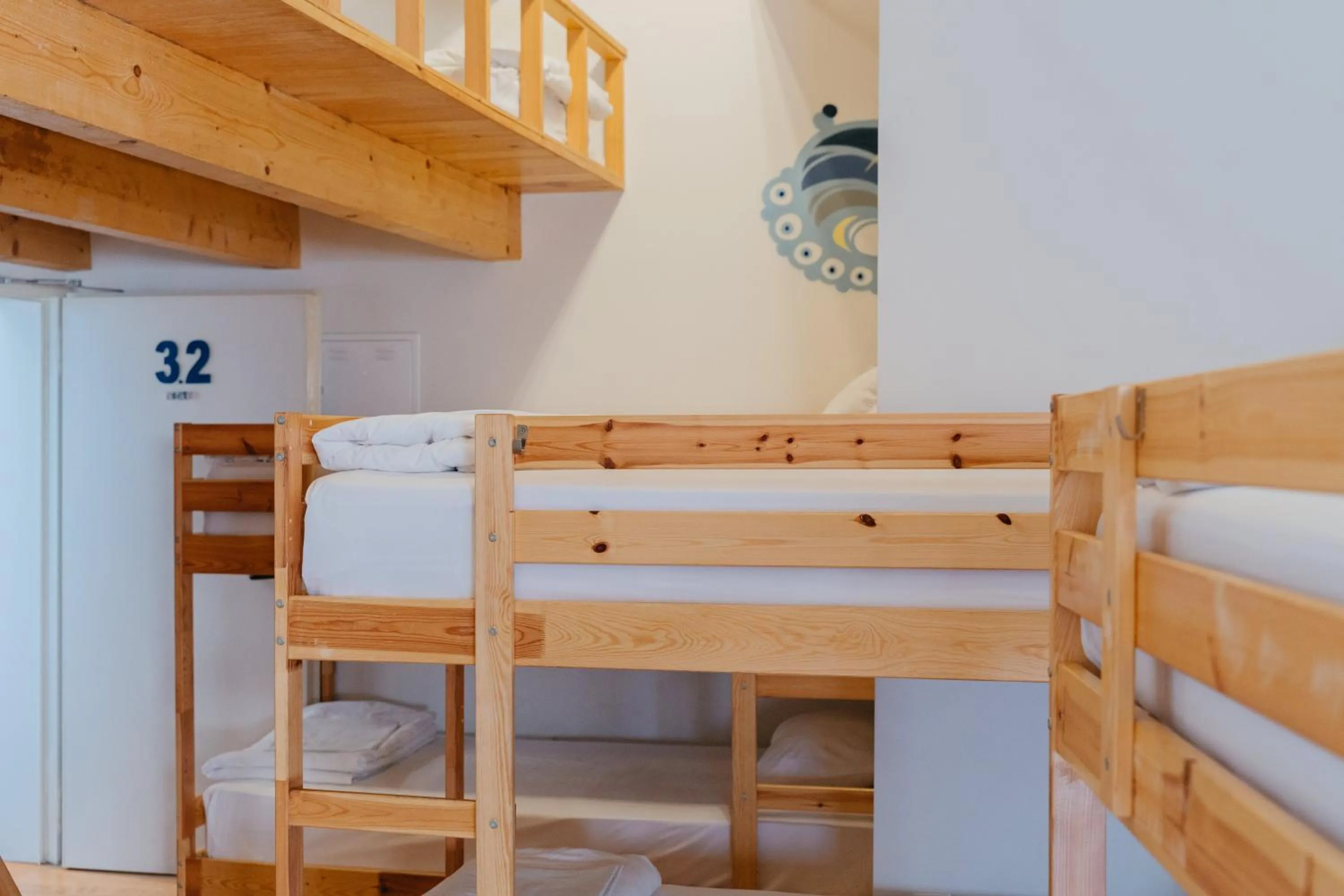 bunk bed, Bed in Happy Porto Hostel