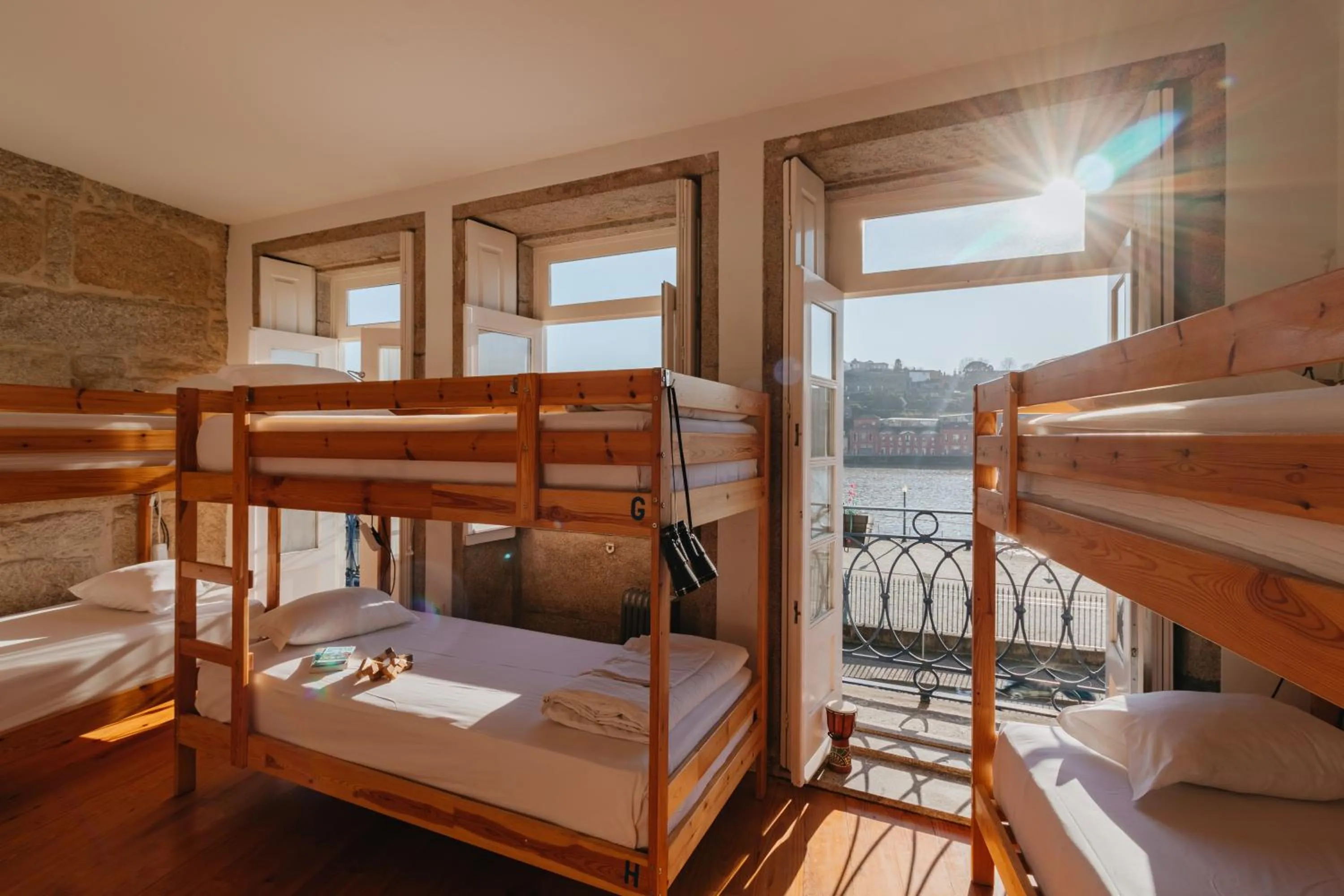 Balcony/Terrace, Bed in Happy Porto Hostel