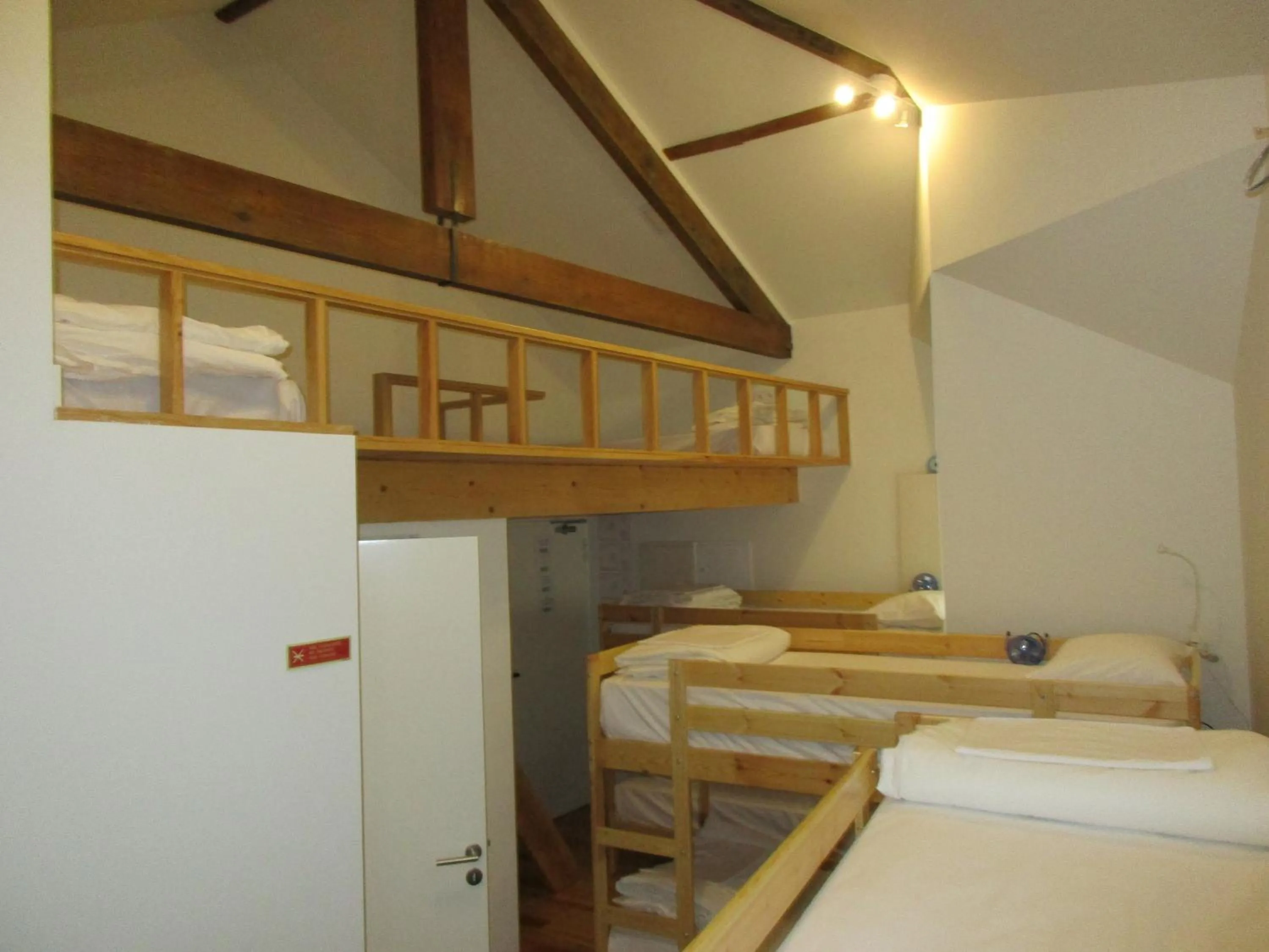 Decorative detail, Bed in Happy Porto Hostel