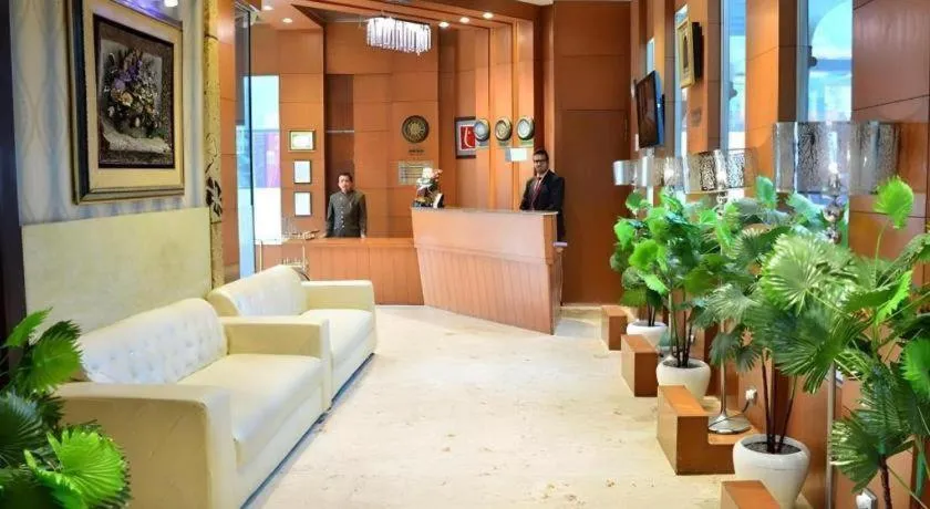 Hotel Signature Grand