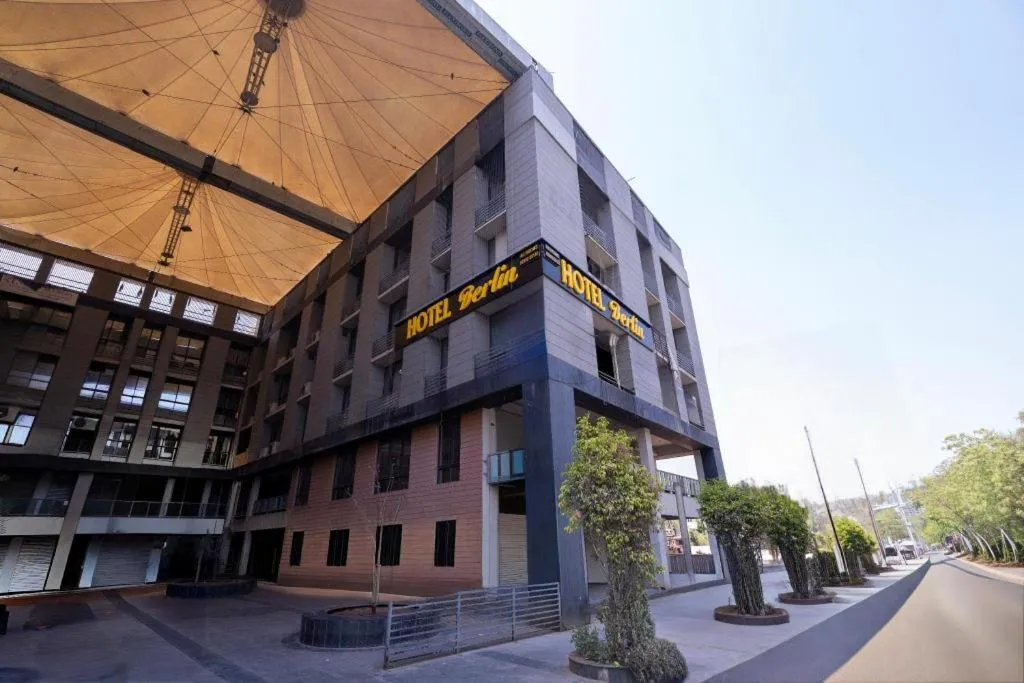 Hotel Berlin Gandhinagar