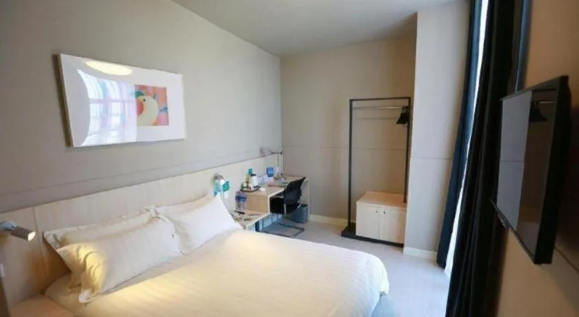 Bed in Jinjiang Inn Tianjin Airport Branch