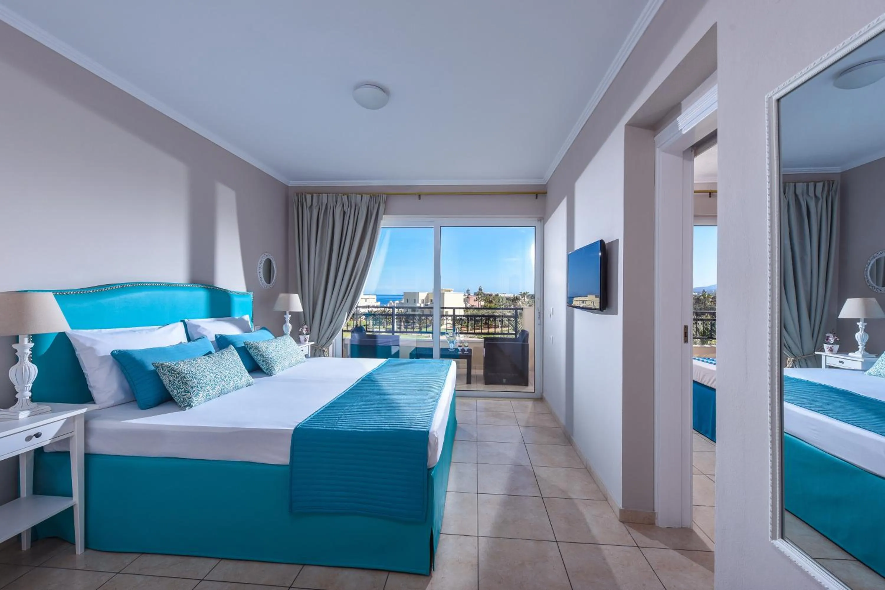 Balcony/Terrace, Bed in Ammos Boutique Apartments & Suites