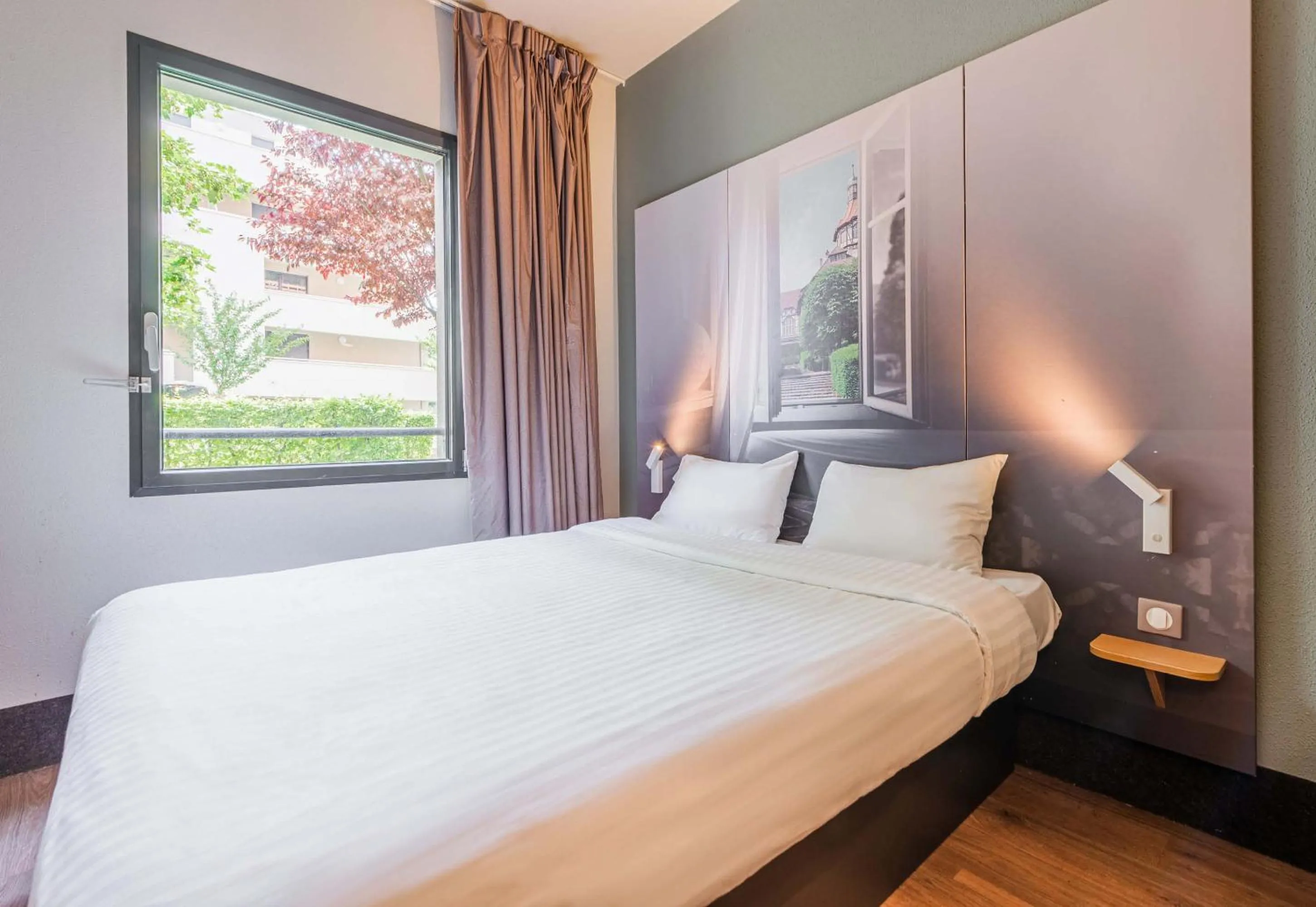 Bedroom, Bed in B&B HOTEL Lens Musée Du Louvre