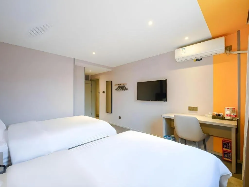 Bed in 7 Days Inn Fuzhou Three Lanes and Seven Alleys Dongjiekou Metro Station