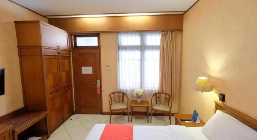 Bed in Diamond Hotel Solo