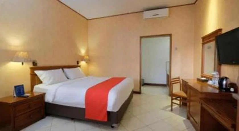 Bed in Diamond Hotel Solo