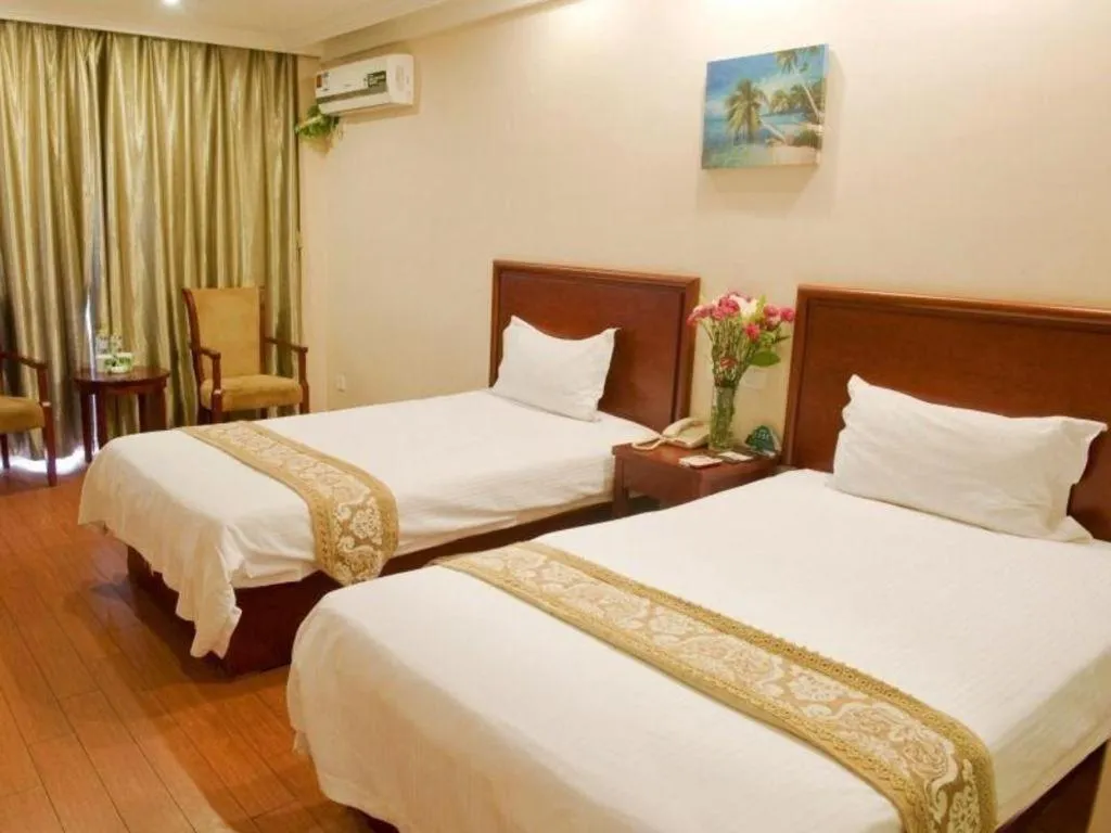 Bed in GreenTree Inn Changzhou Times Plaza Business Hotel