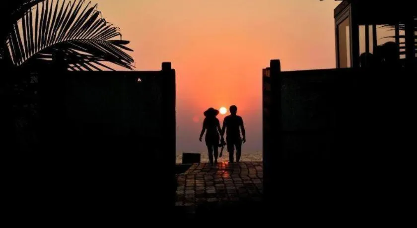 Majestic Beach Comforts - Beachfront