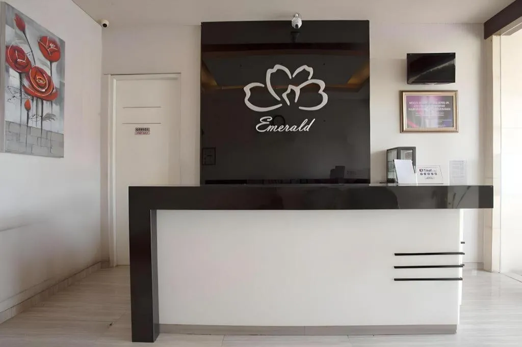 Life Emerald Hotel Surabaya