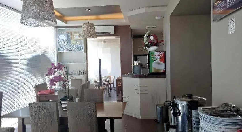 Life Emerald Hotel Surabaya