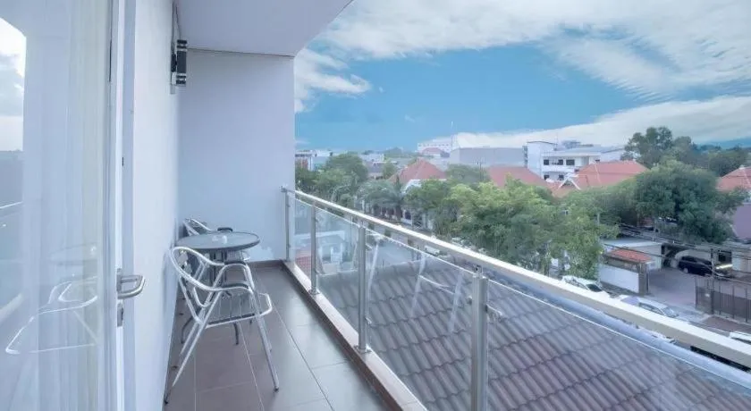 Life Emerald Hotel Surabaya