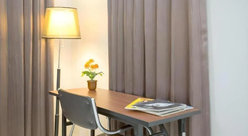 Life Emerald Hotel Surabaya