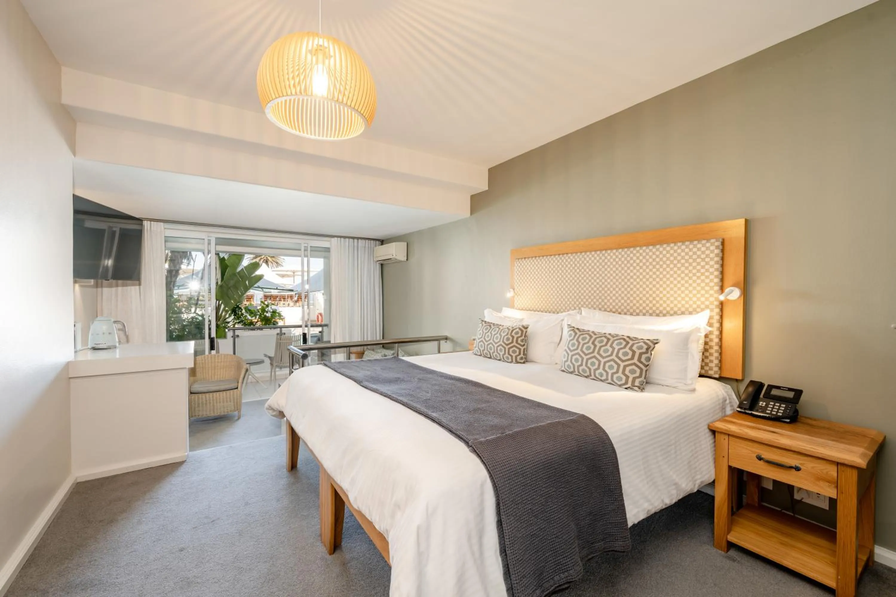 Bedroom, Bed in The Bay Hotel