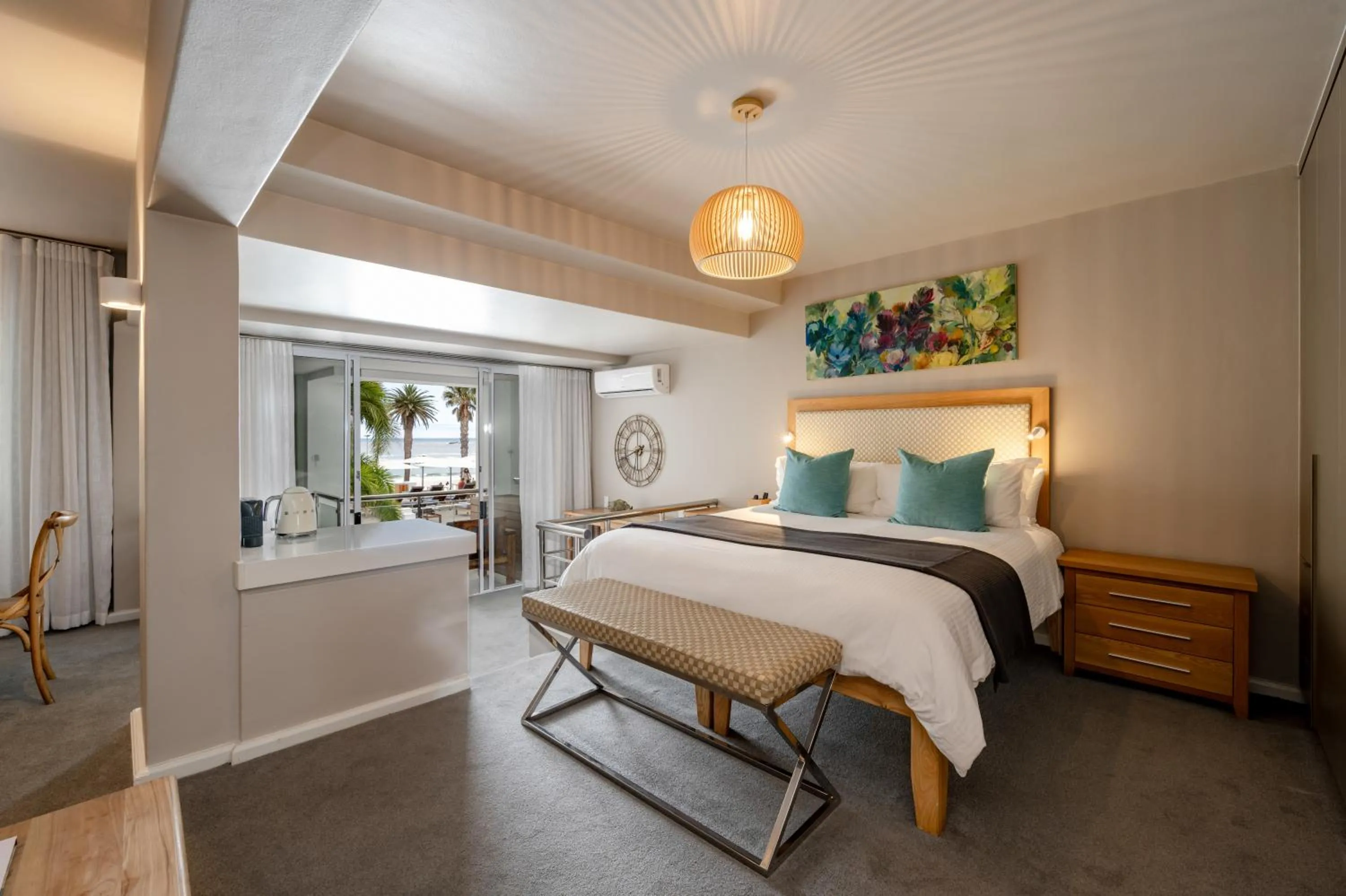 Bedroom, Bed in The Bay Hotel