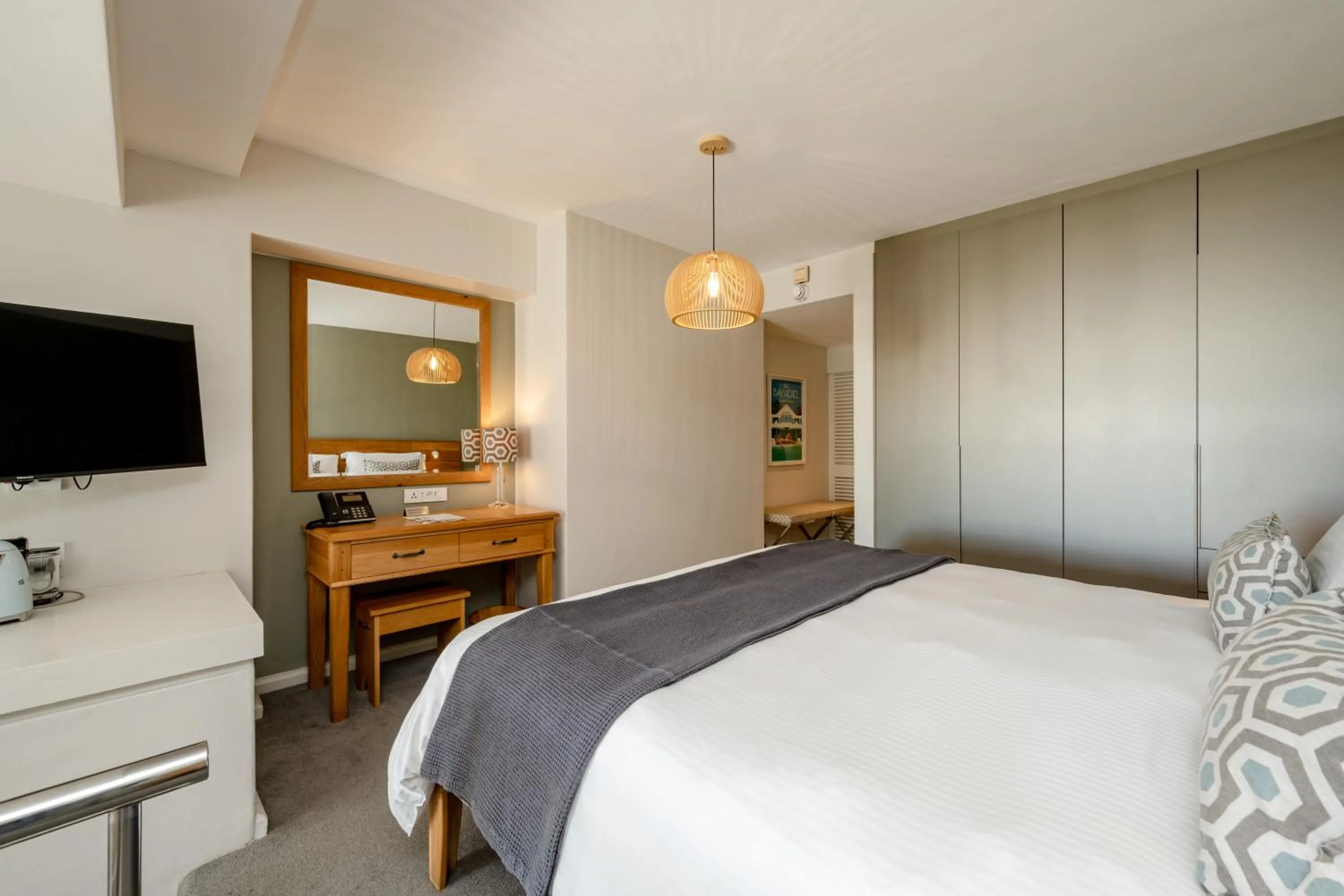 Bedroom, Bed in The Bay Hotel