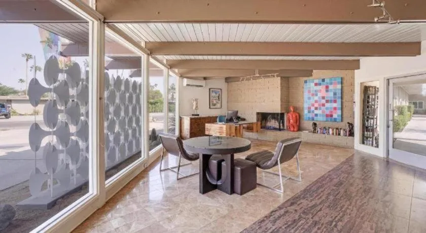 INNdulge Iconic Gay Men's Resort