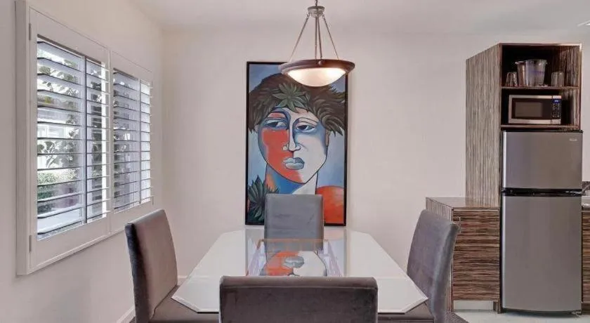 INNdulge Iconic Gay Men's Resort