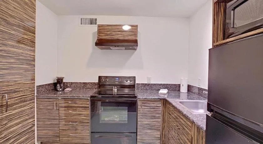 INNdulge Iconic Gay Men's Resort