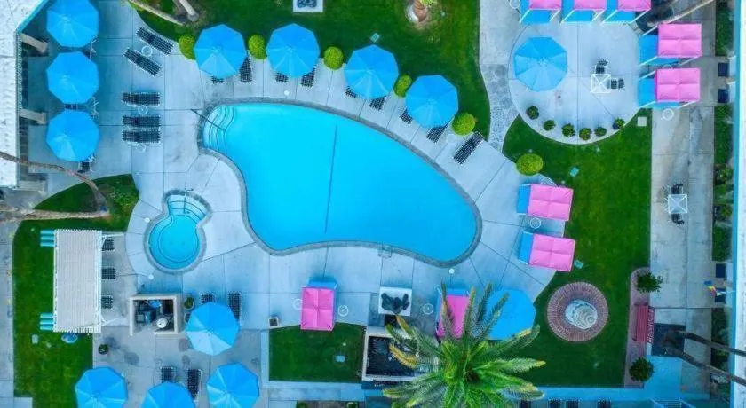 INNdulge Iconic Gay Men's Resort