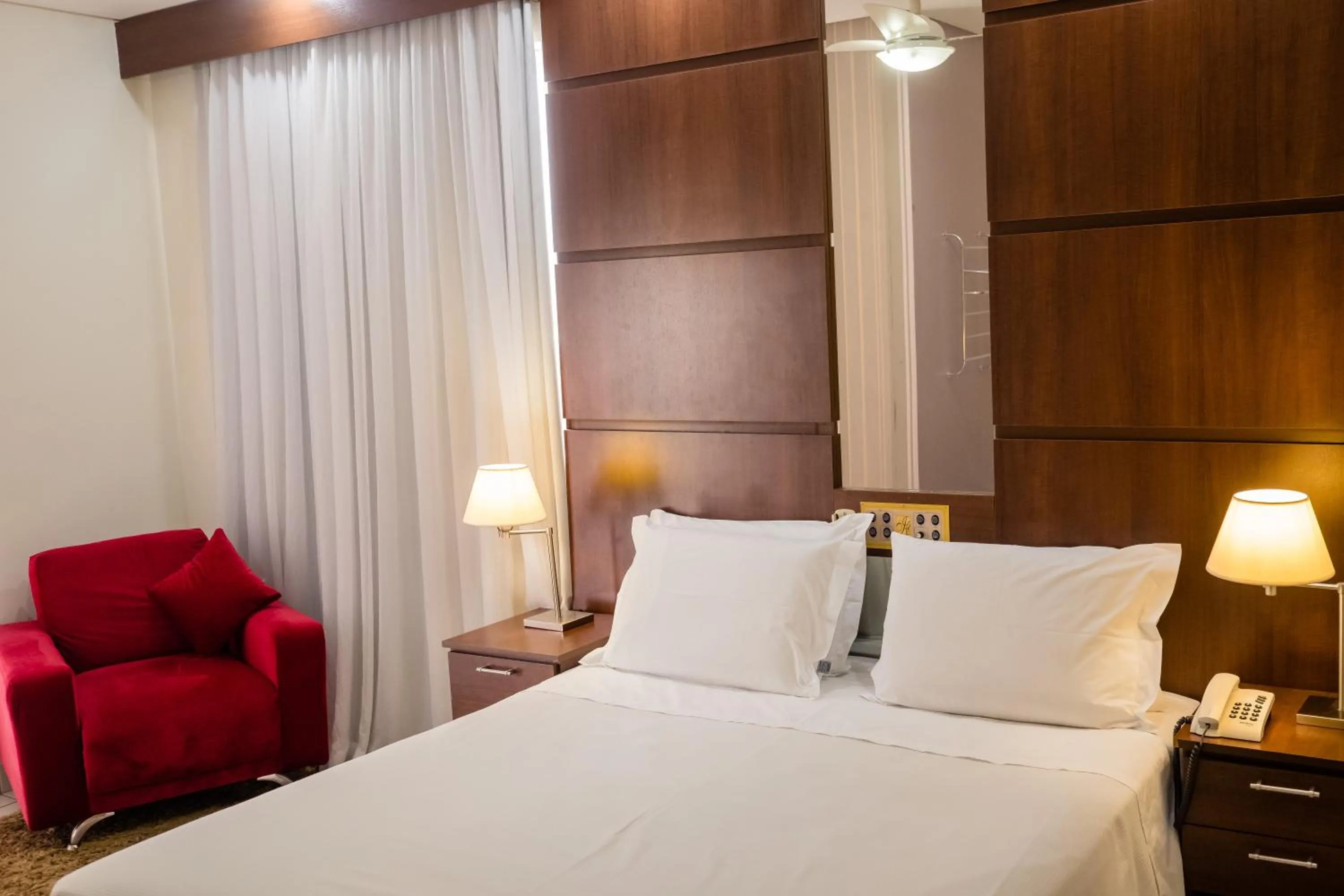 Bedroom, Bed in Ibituruna Center Hotel