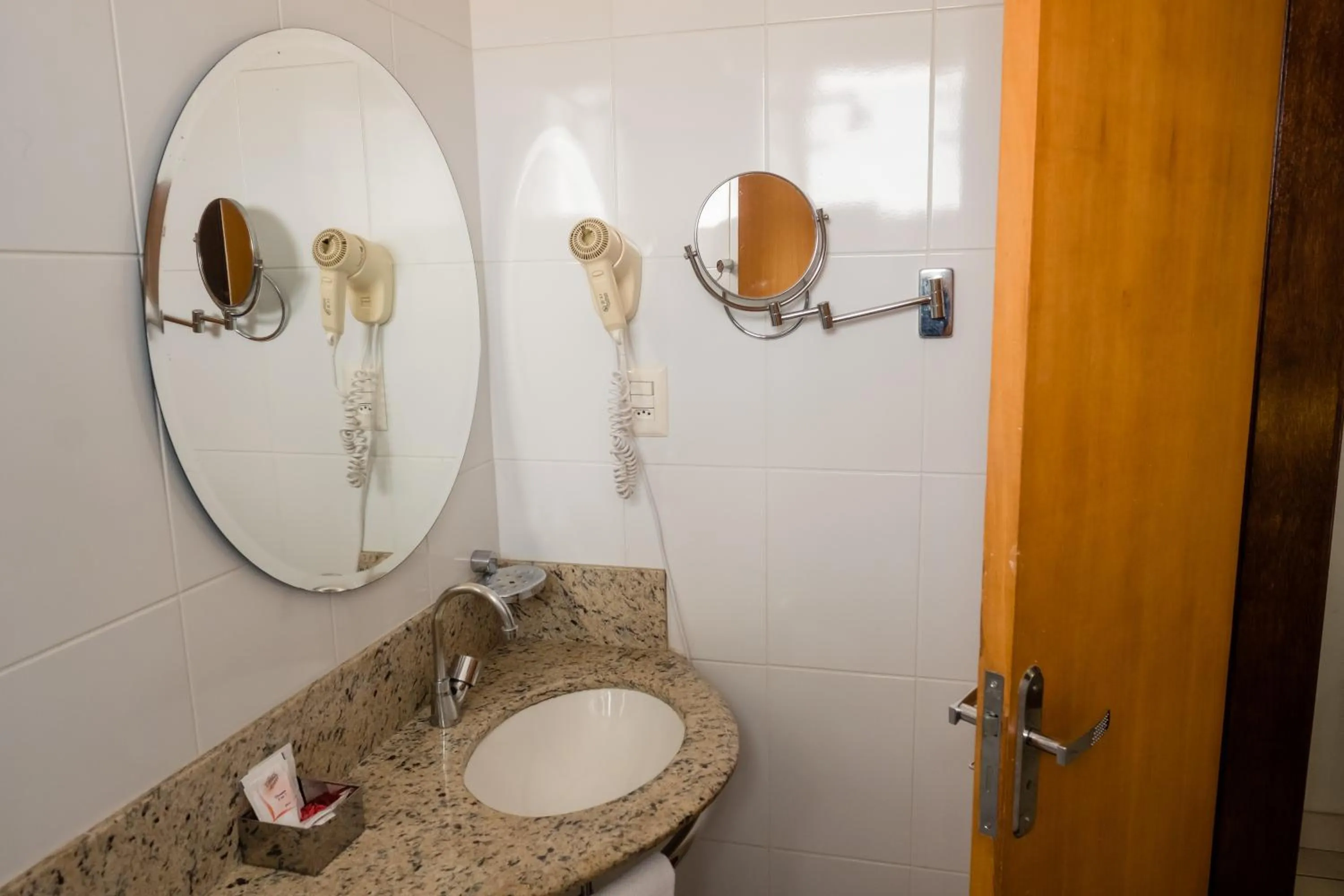 Bathroom in Ibituruna Center Hotel