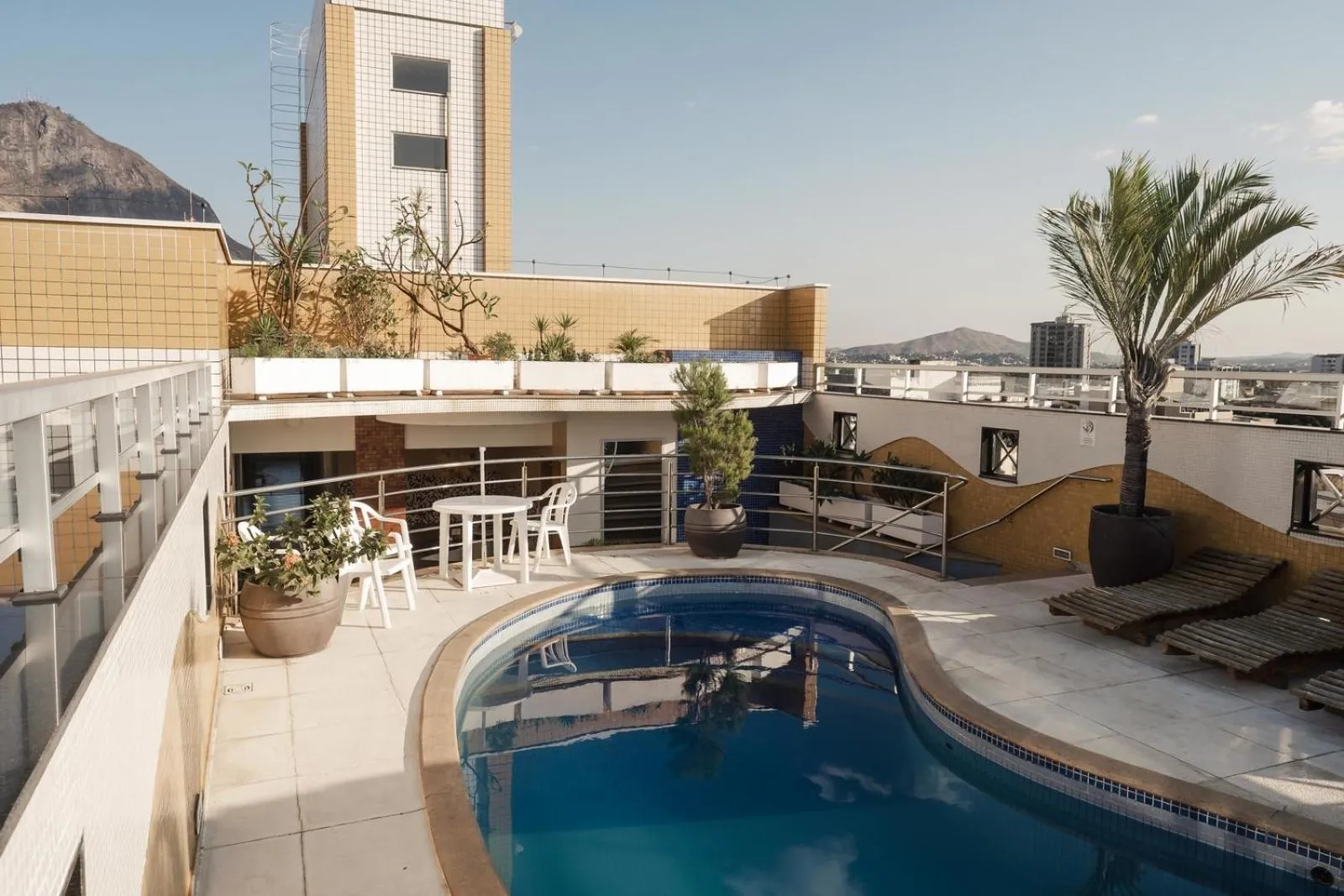 Swimming pool in Ibituruna Center Hotel