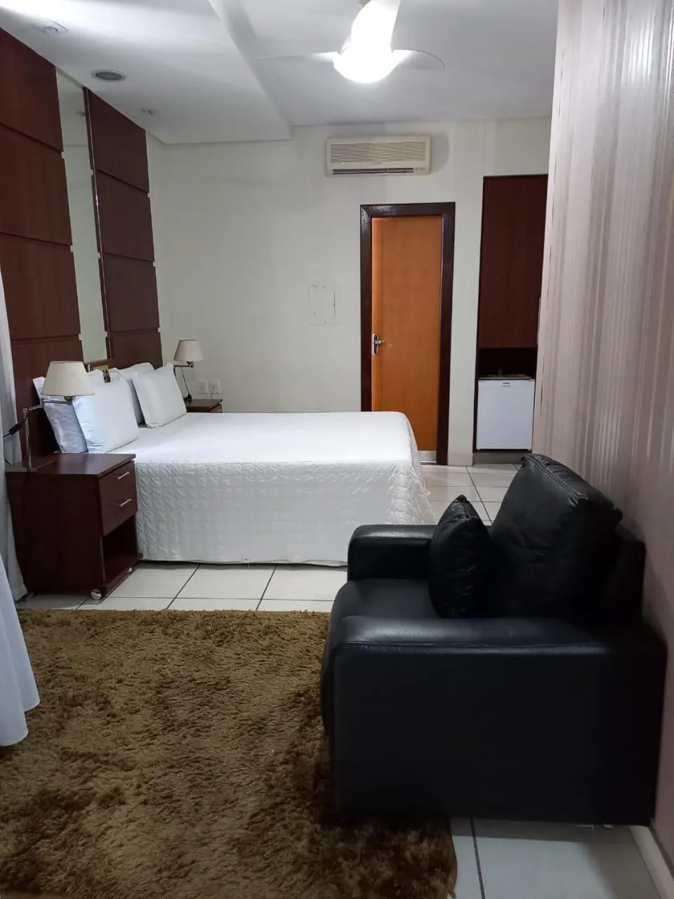 Photo of the whole room, Bed in Ibituruna Center Hotel