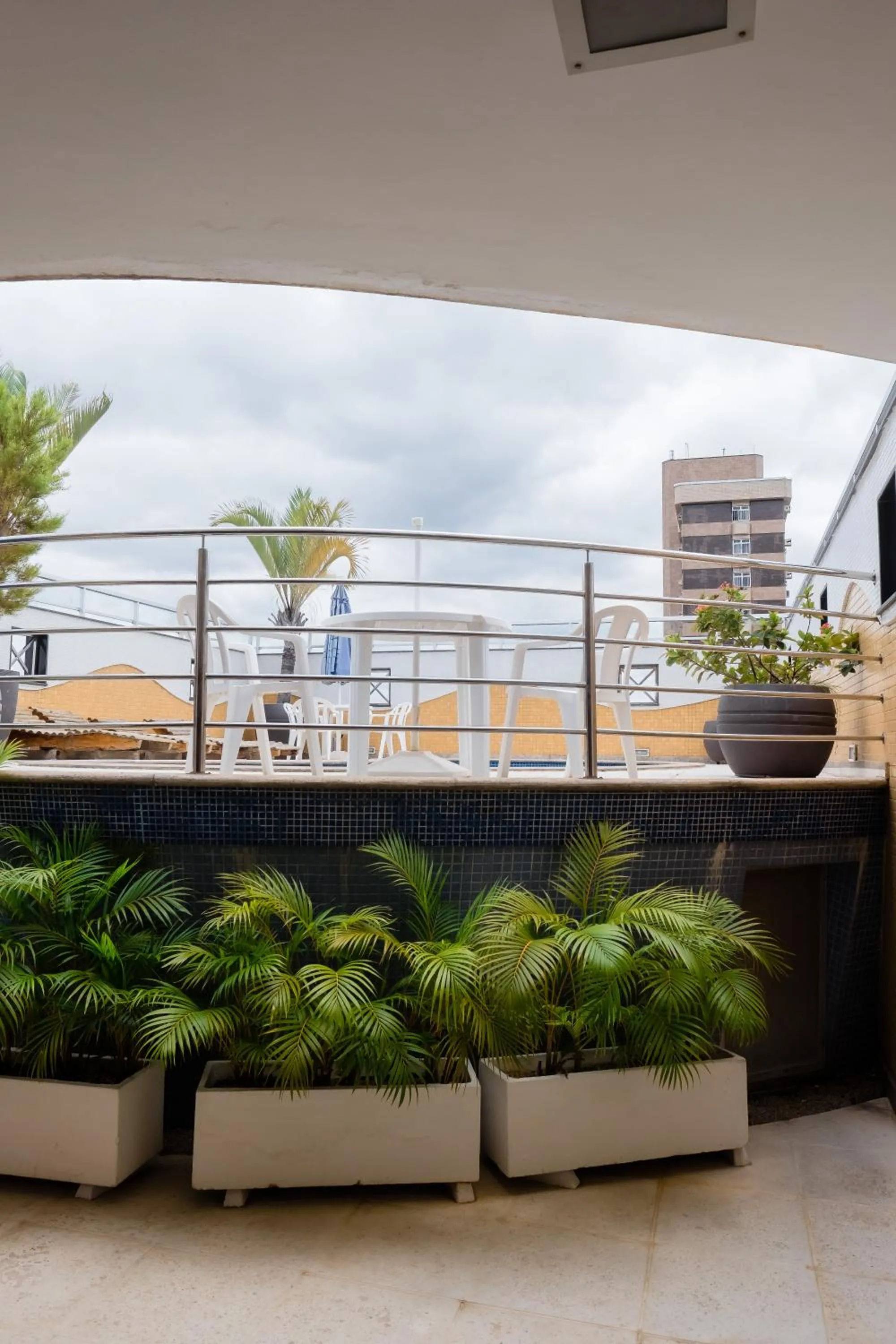 Swimming pool in Ibituruna Center Hotel