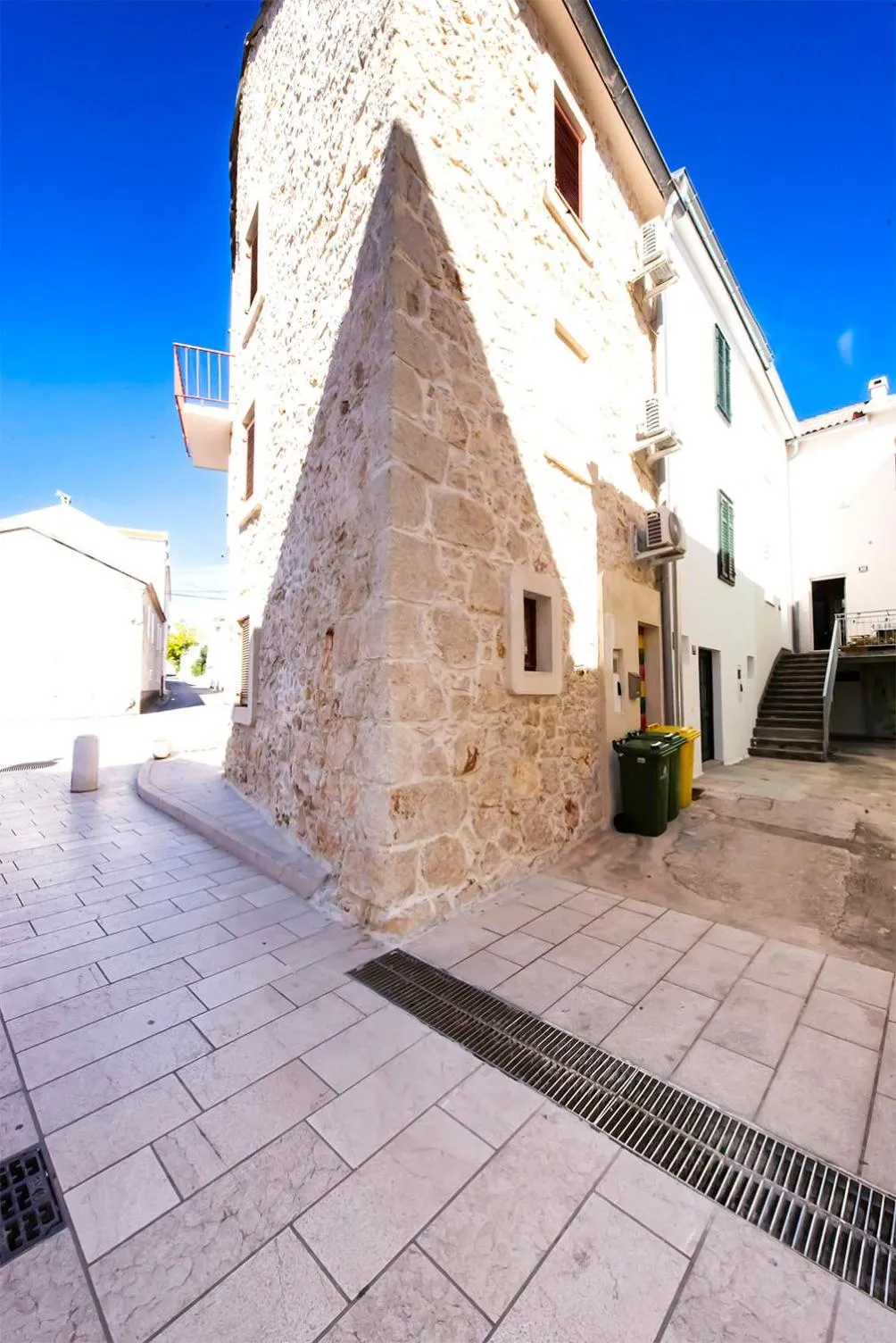 Property building in Apartment Plasa