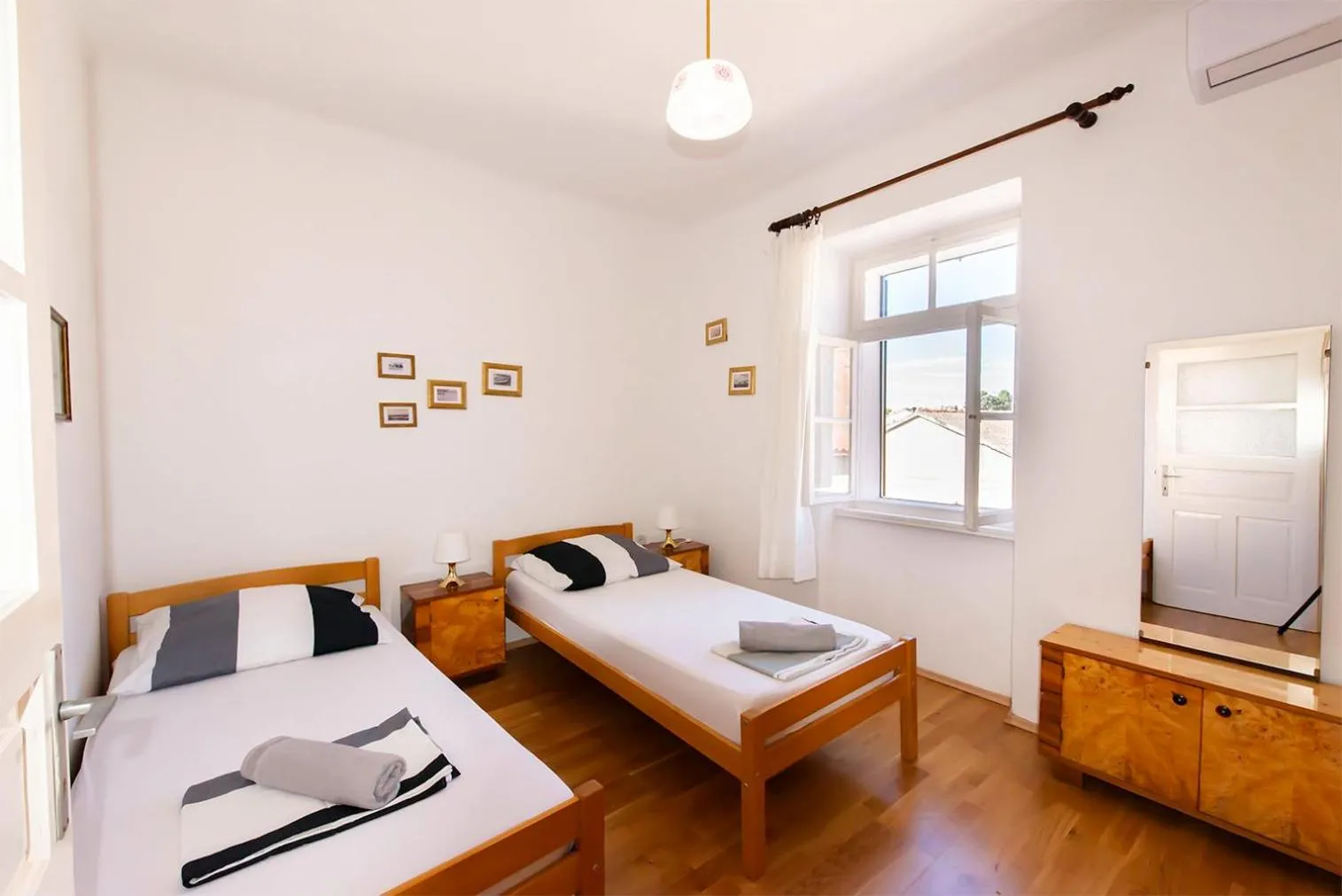 Bed in Apartment Plasa