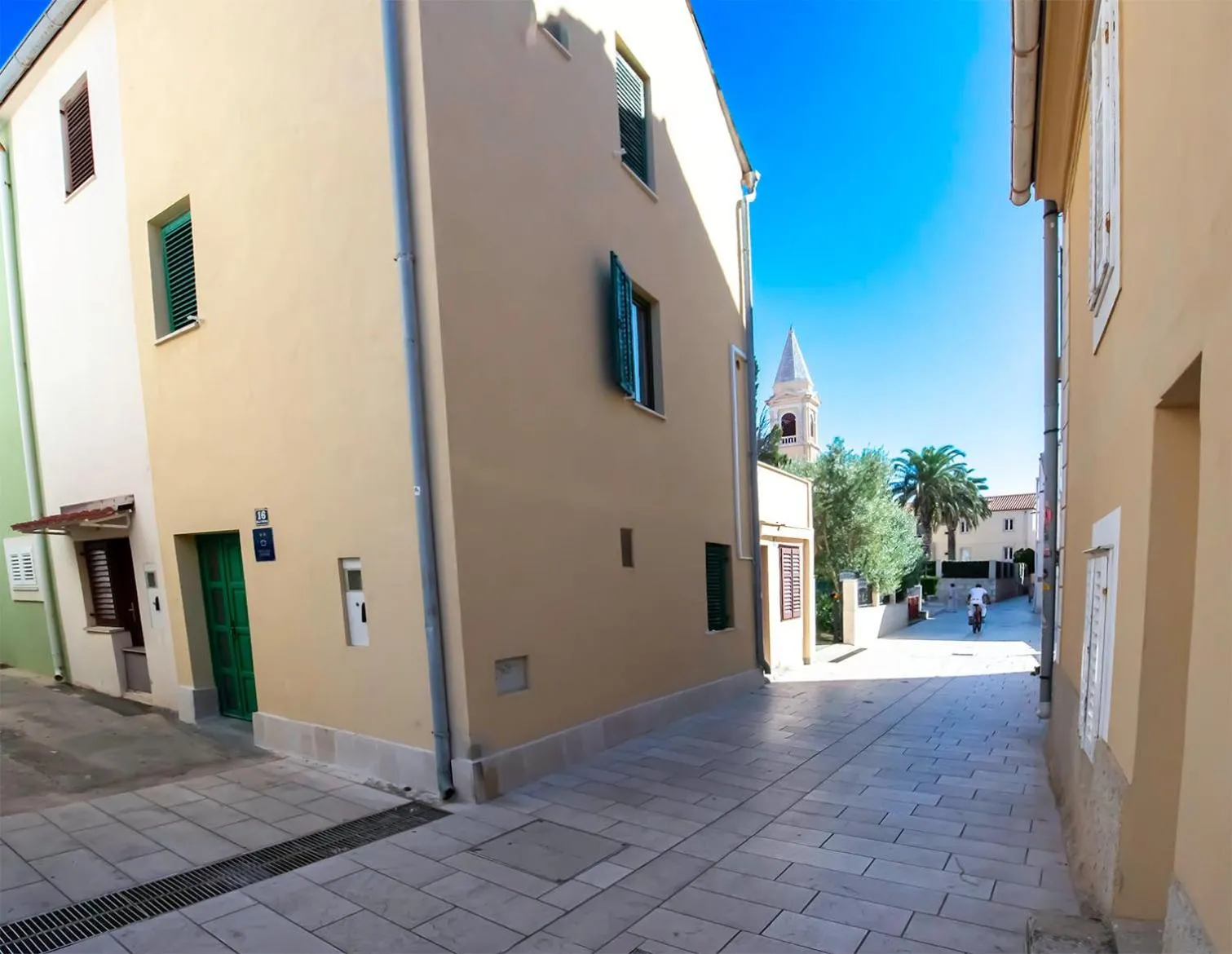 Property building in Apartment Plasa
