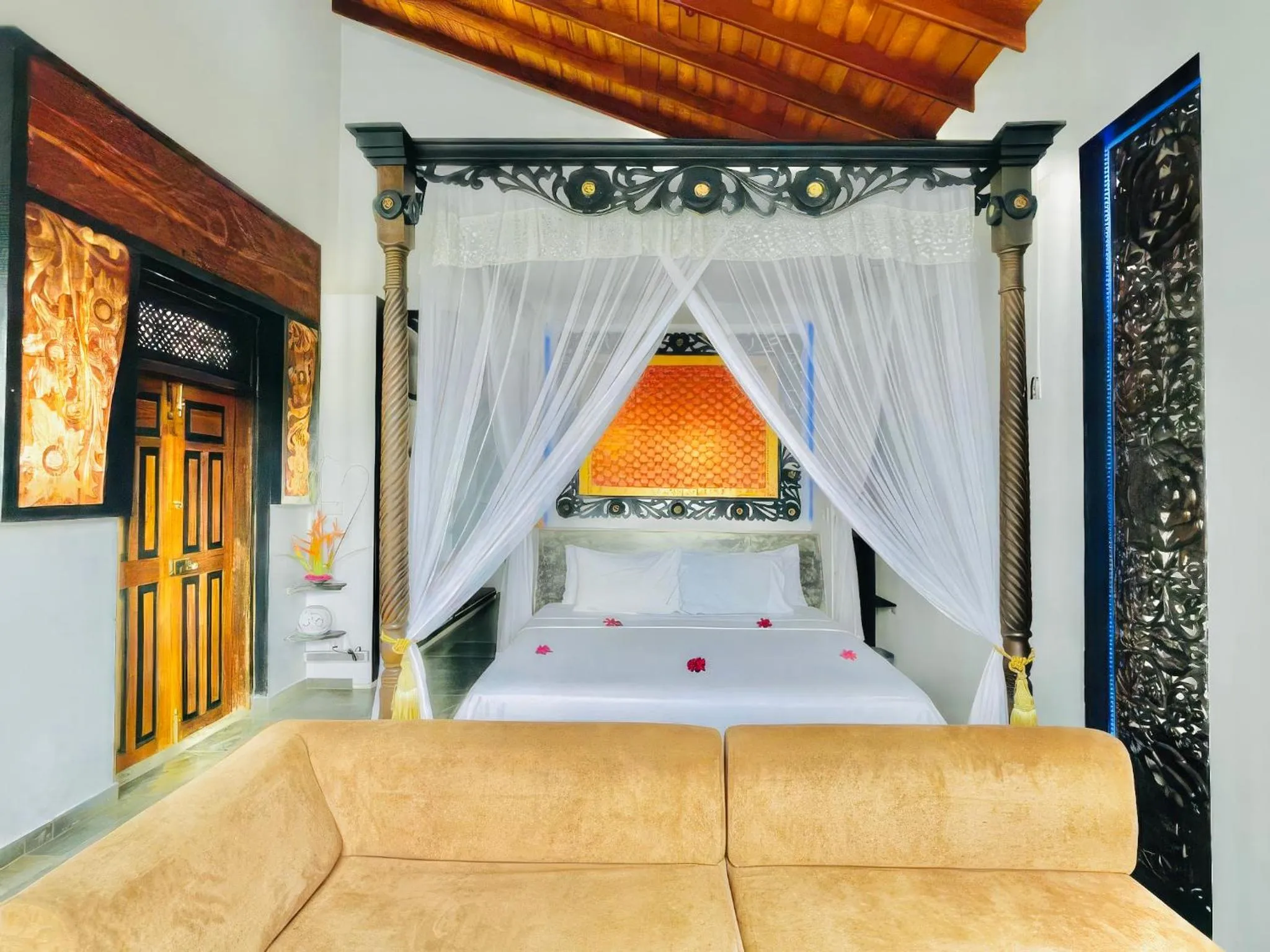 Bedroom, Bed in Waterland