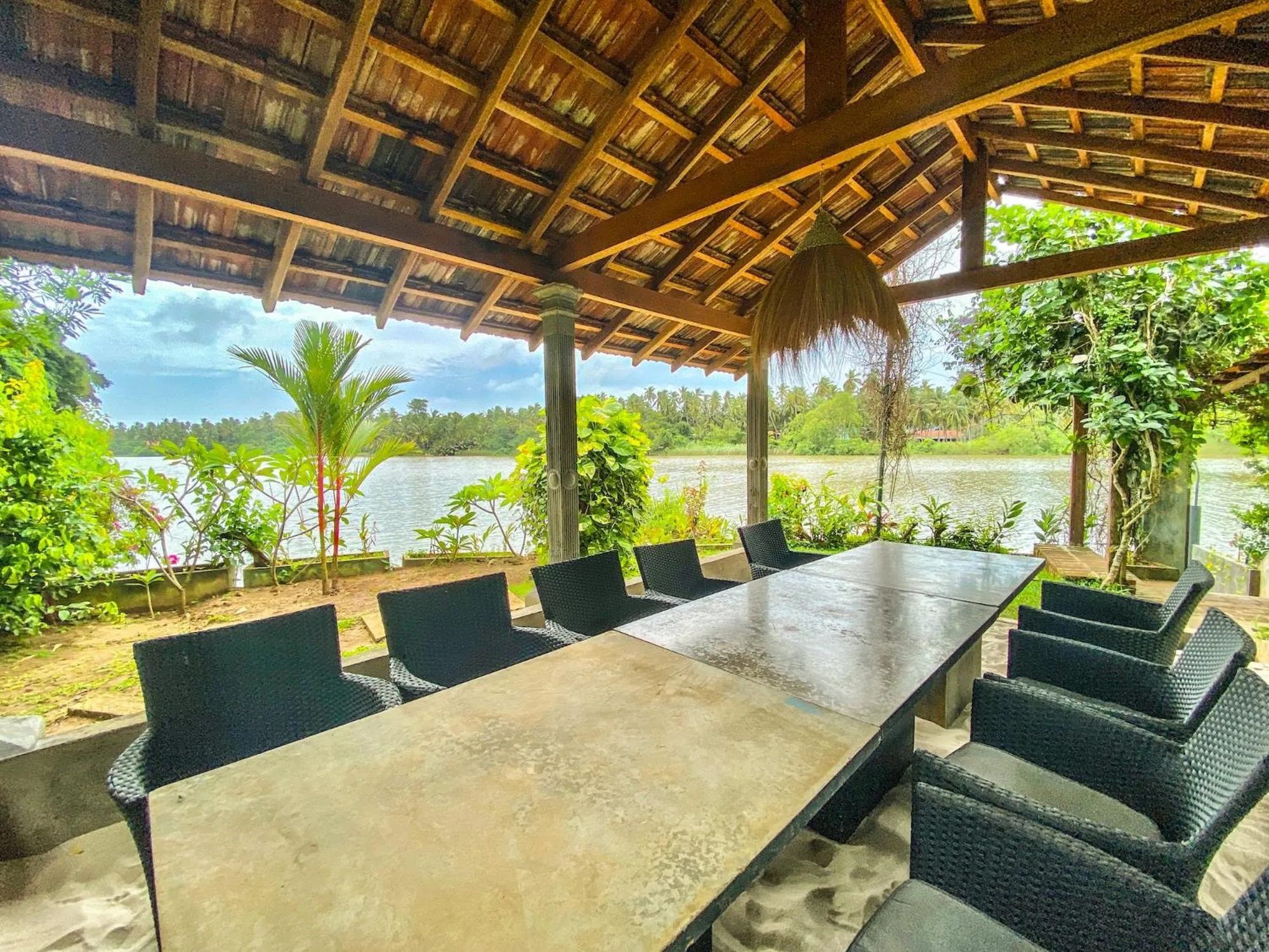 Restaurant/places to eat in Waterland