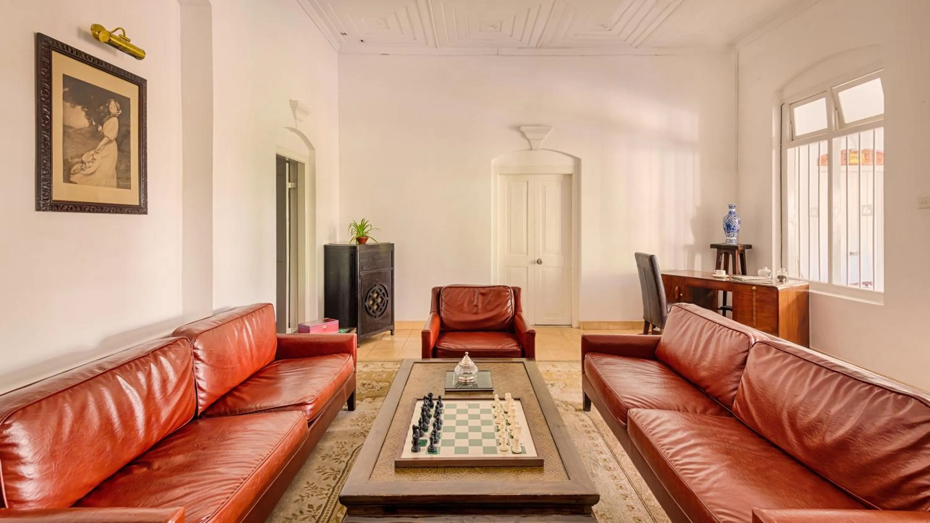 Communal lounge/ TV room in Xavier's Cottage